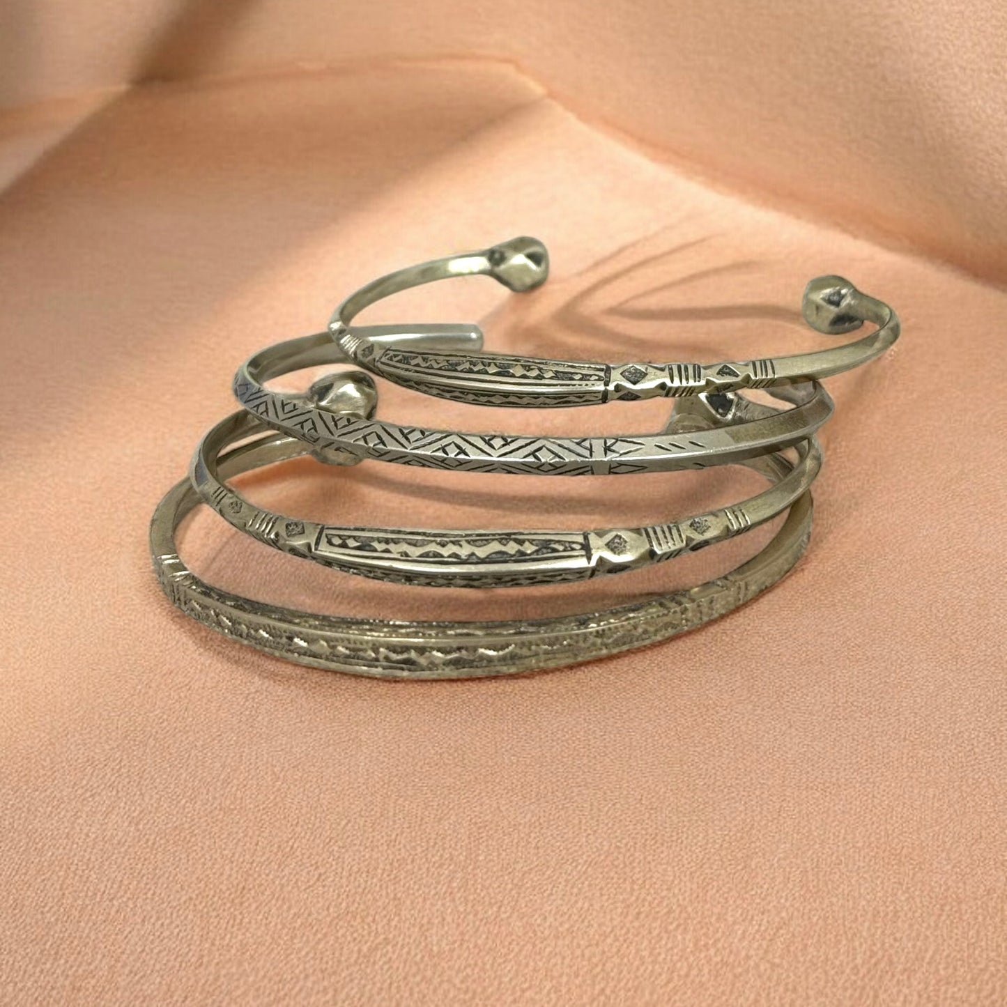 Tilleli - Bracelet gravé fait main - Bague en laiton africain