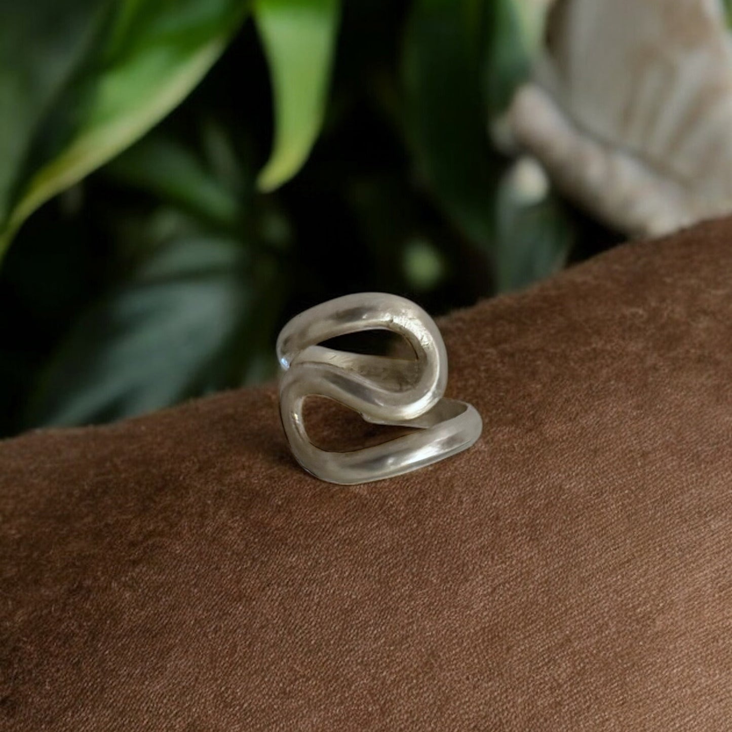 Domi - Handmade African brass curled ring