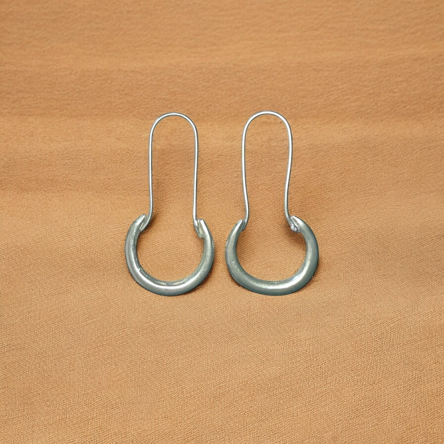 Boucles d'oreilles pendantes faites à la main