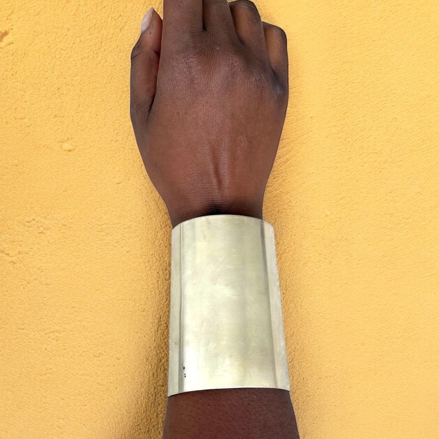 Finyé - Wide handmade copper cuff