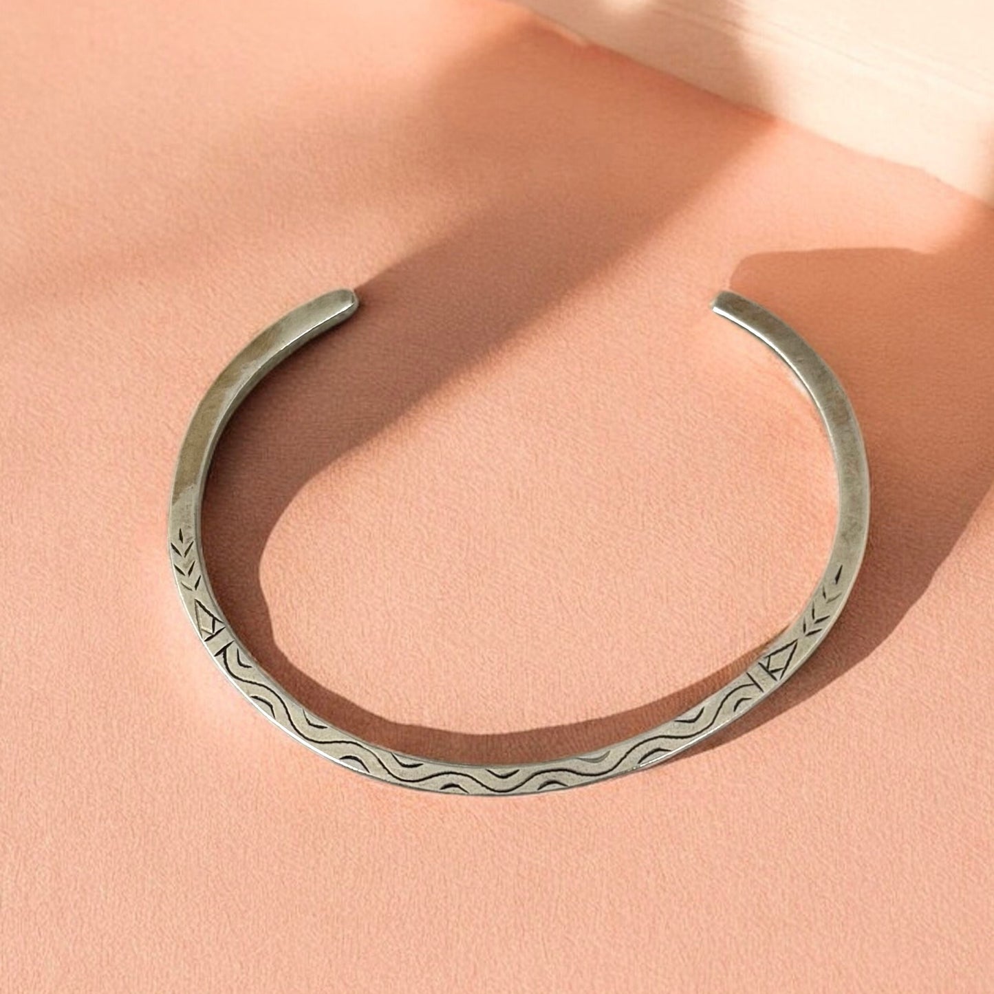 Tilleli - Bracelet gravé fait main - Bague en laiton africain
