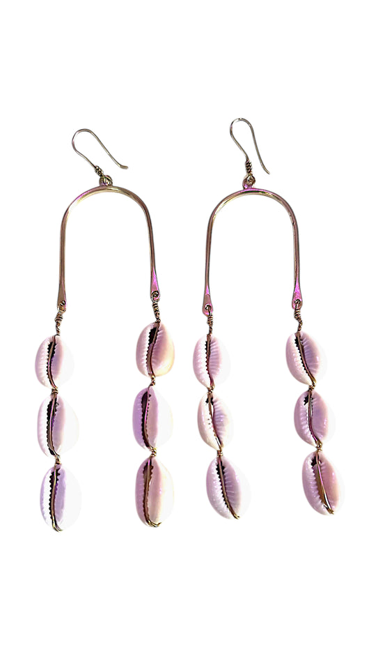 Nyaar - Lightweight cawrie shells earrings