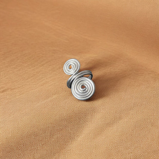 Kuru - Handmade Spiral ring - Colored Brass
