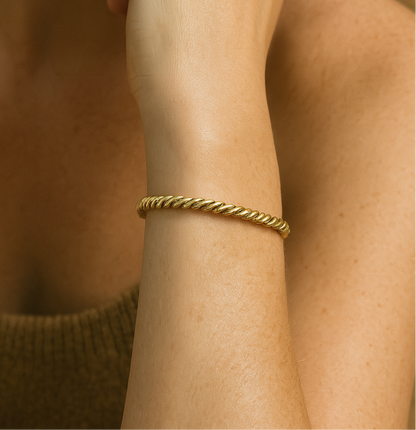 Keppa - Bracelet léger en laiton torsadé - Fabriqué à la main au Sénégal
