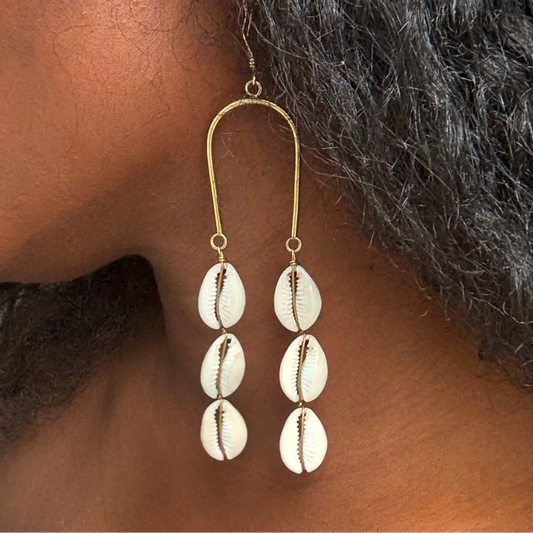 Nyaar - Lightweight African cowrie shells earrings - Handmade in Africa