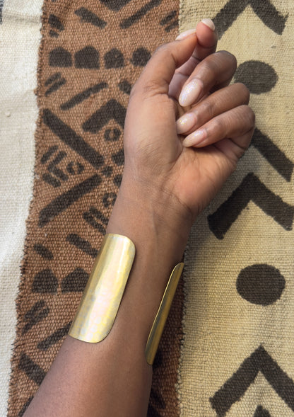 Finyé - Wide handmade copper cuff