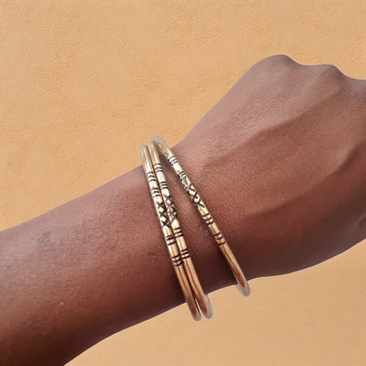 Dogo - Thin Bracelet Handmade in Africa - Made of Brass
