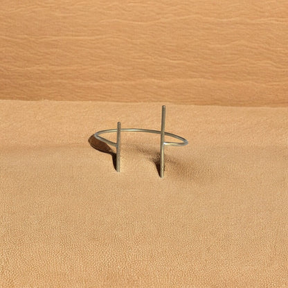 Tìli - Handmade Minimalist African Bracelet - Made of Brass