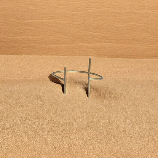 Tìli - Handmade Minimalist African Bracelet - Made of Brass
