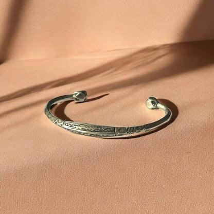 Tilleli - Bracelet gravé fait main - Bague en laiton africain