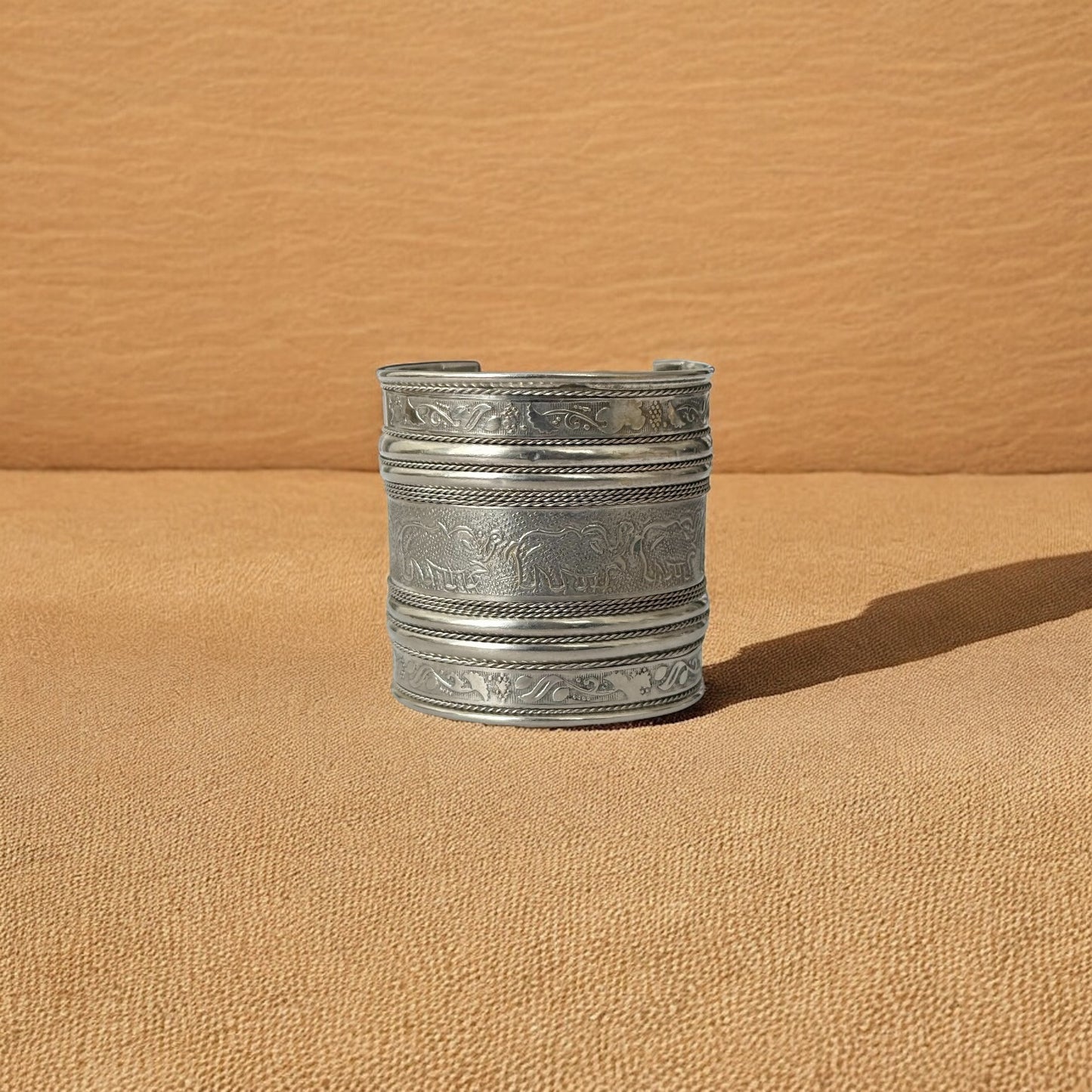 Sabu - Bracelet africain en laiton gravé à la main
